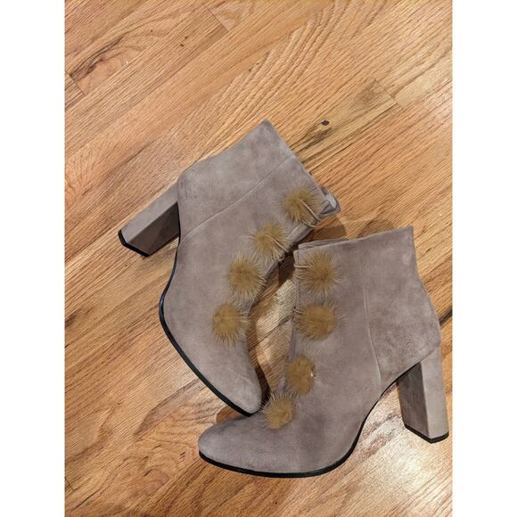 UGG Australia Everugg Ever sheepskins Pom Pom Heel Booties Size 7.5 - Picture 1 of 10